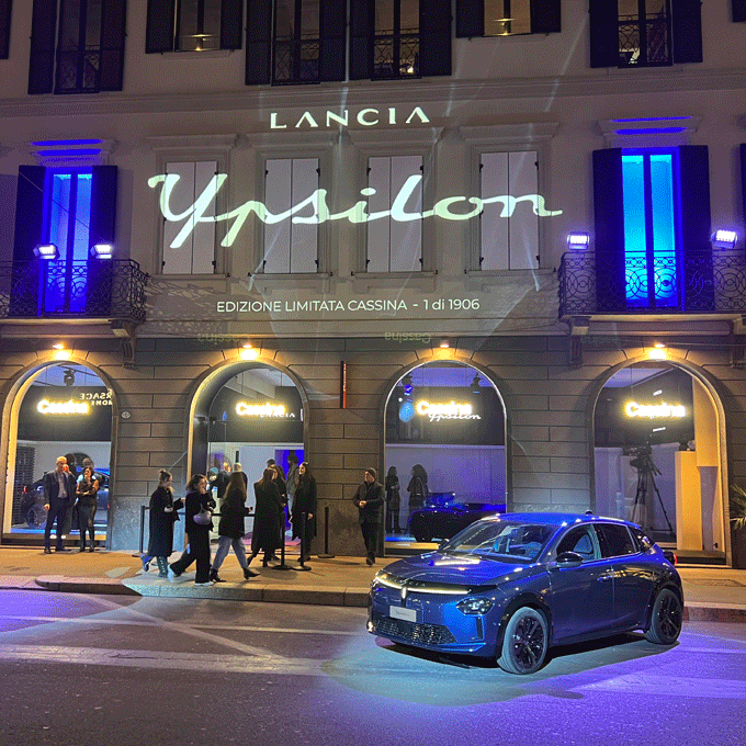 LANCIA YPSILON EDIZIONE LIMITATA CASSINA