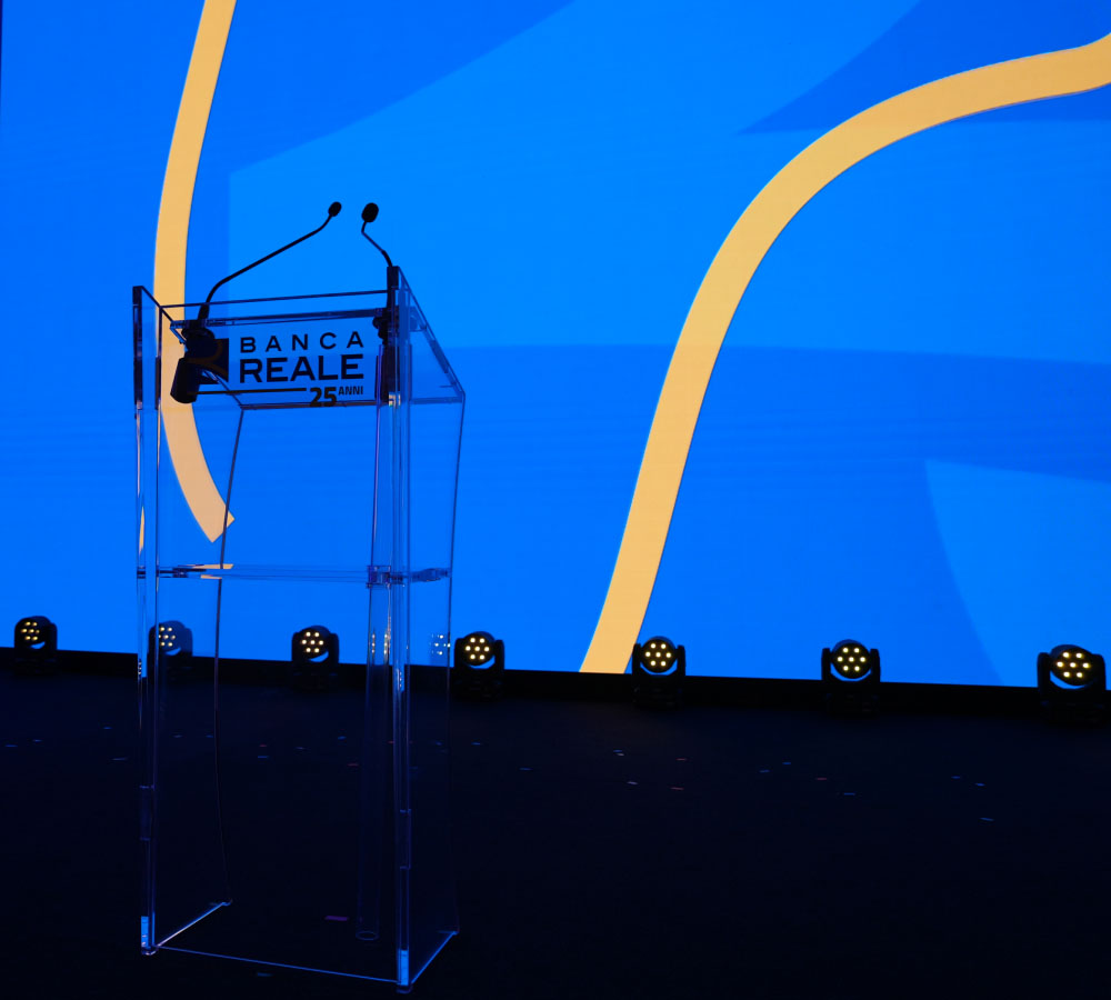 Podio e ledwall all'evento Banca Reale alla Reggia di Venaria